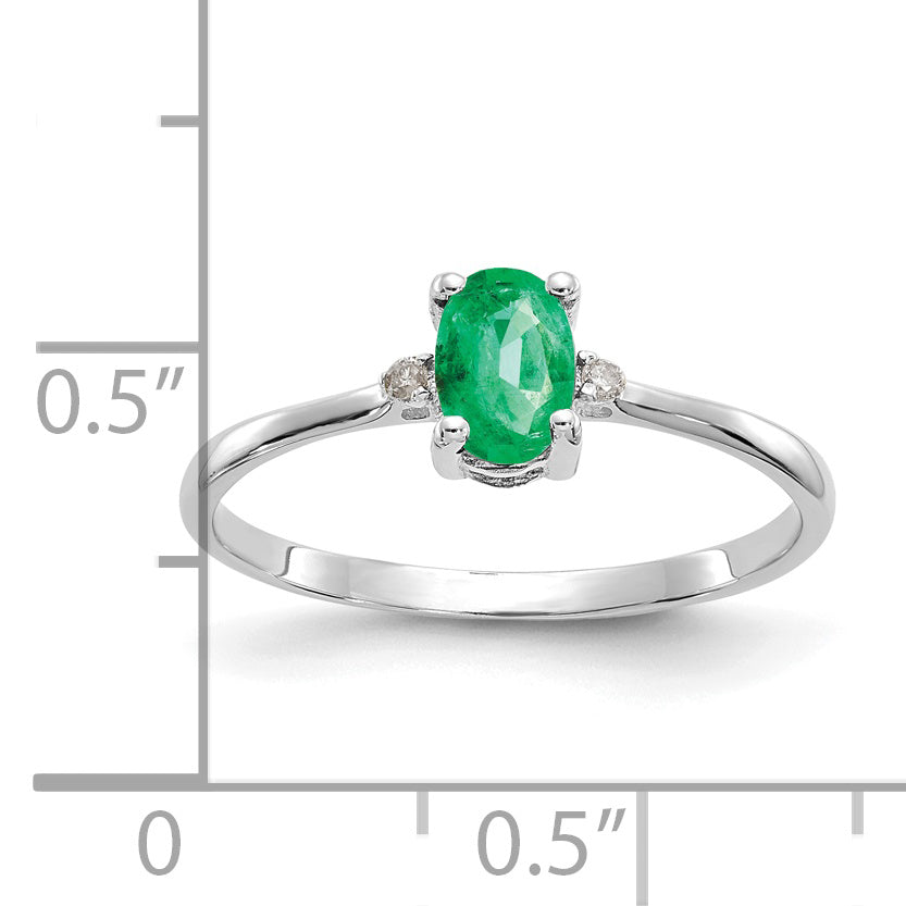 Anillo de Oro de 14k con Diamante y Esmeralda (Piedra de Nacimiento de Mayo)