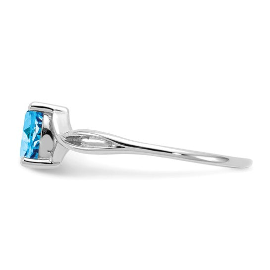 Anillo de Oro de 14k con Topacio Azul Suizo (Piedra de Nacimiento)