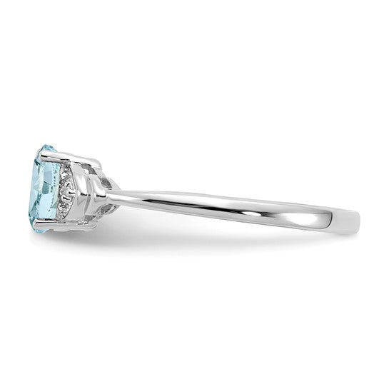 Anillo de Aguamarina y Diamantes en Oro de 14K
