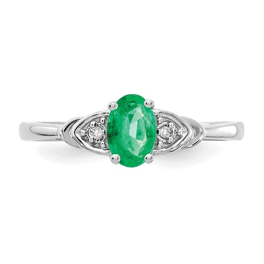 Anillo de Esmeralda y Diamantes en Oro de 14k