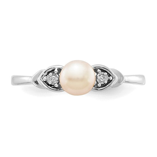 Anillo de Oro de 14k con Perla Cultivada de Agua Dulce y Diamante