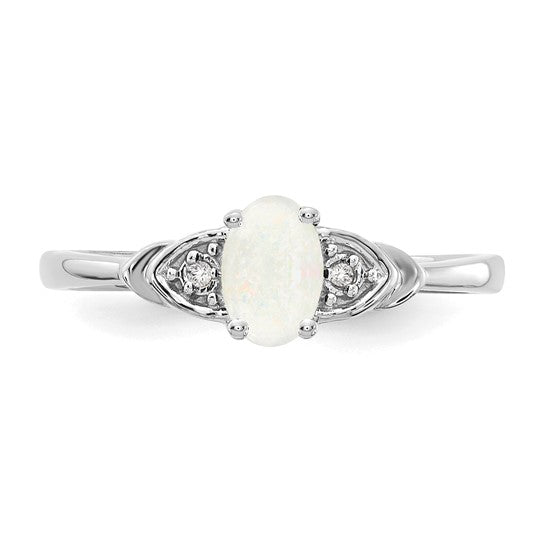 Anillo de Ópalo y Diamantes en Oro de 14k