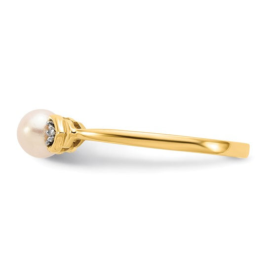 Anillo de Oro de 14k con Perla Cultivada de Agua Dulce y Diamante