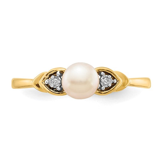 Anillo de Oro de 14k con Perla Cultivada de Agua Dulce y Diamante