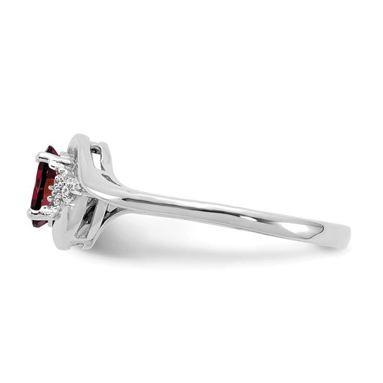 Anillo de Oro de 14k con Granate y Diamantes