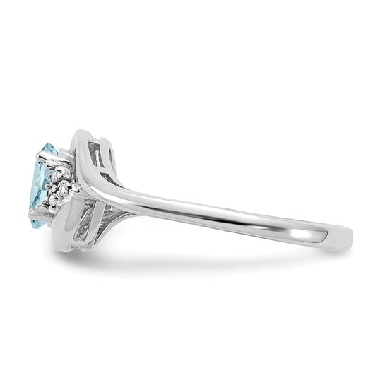 Anillo de Aguamarina y Diamantes en Oro de 14k