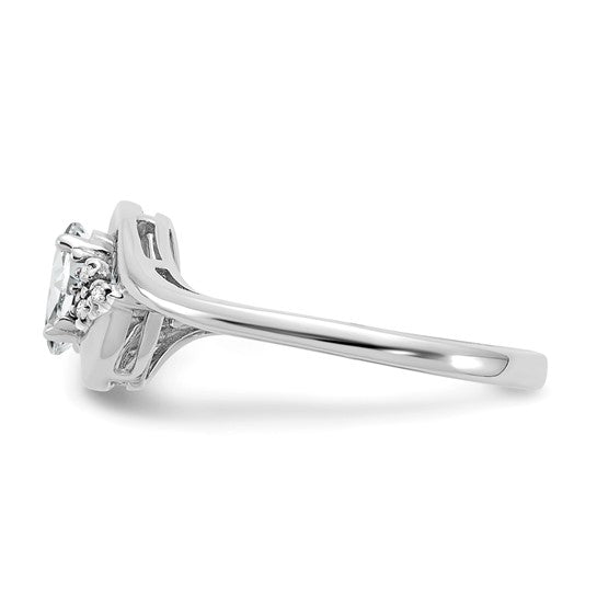 Anillo de Oro de 14k con Topacio Blanco y Diamantes
