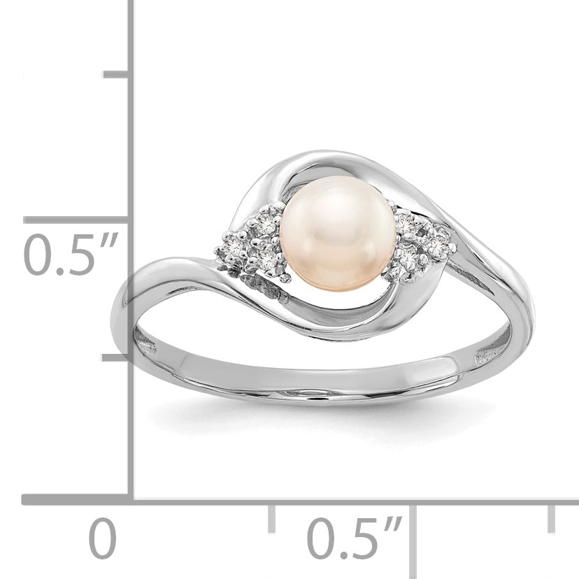 Anillo de Perla Cultivada de Agua Dulce y Diamante de 14k en Oro