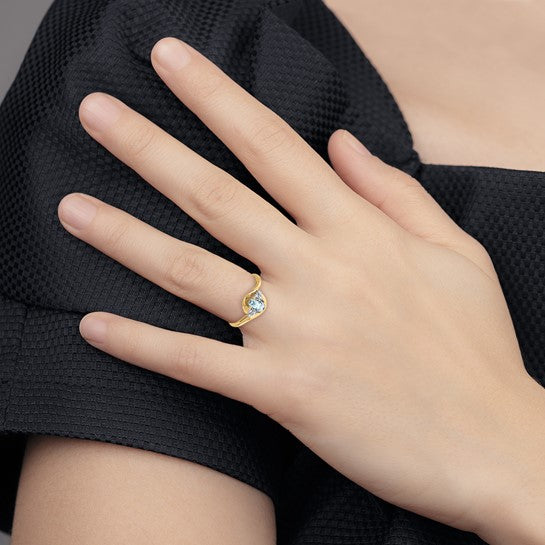 Anillo de Aguamarina y Diamantes en Oro de 14k