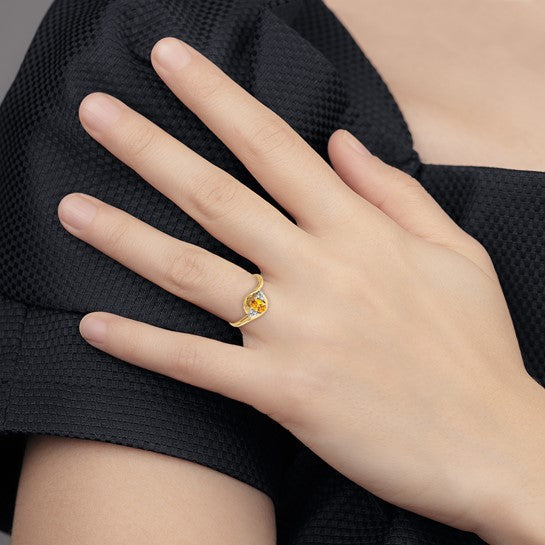 Anillo de Citrino y Diamante en Oro de 14k