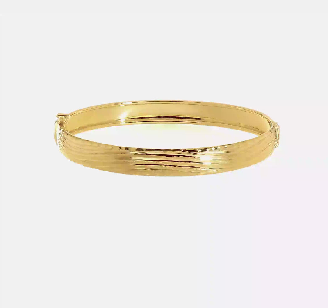 14k Yellow Gold Textured Diamond-Cut Hinged Bangle Bracelet