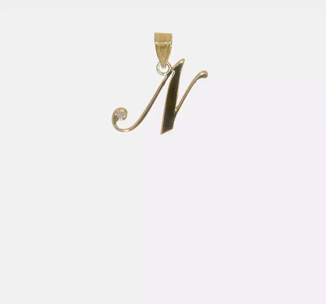 Dije con Letra "N" Estilo Escritura en Oro Amarillo de 14K con Diamante