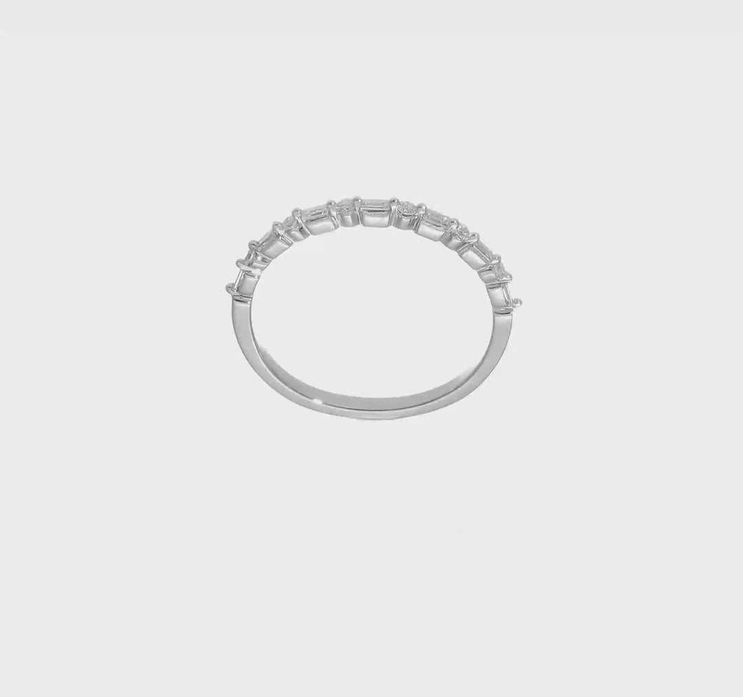 Anillo de Diamantes de Fantasía en Oro Blanco de 14K
