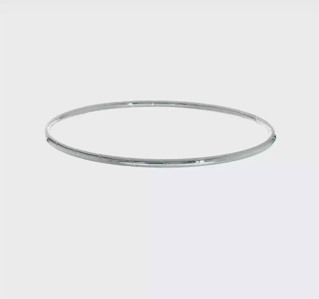 14k White Gold Sliding Bangle with Grooves (2.5 mm)